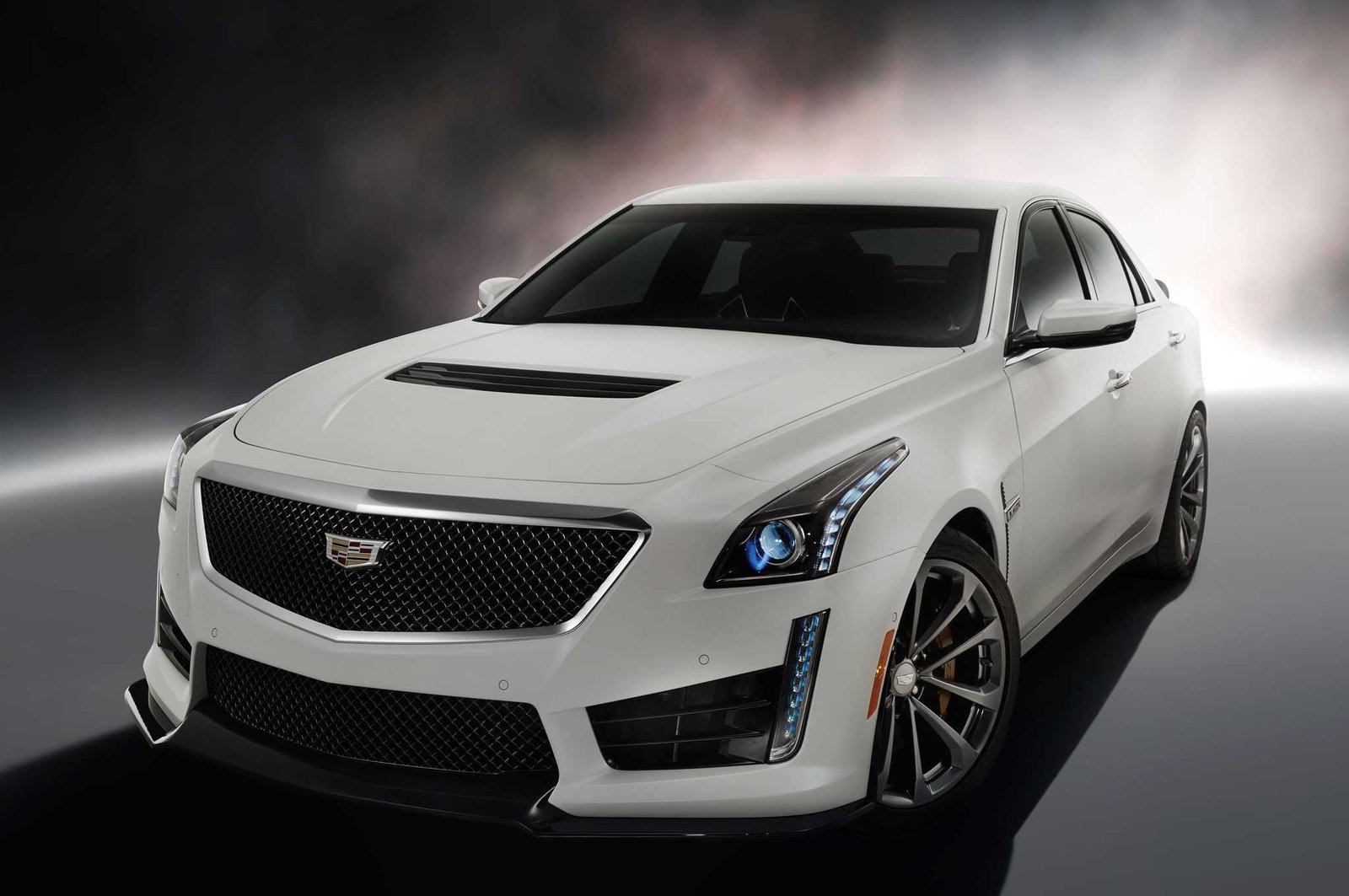 2016-cadillac-cts-v luxury sedan