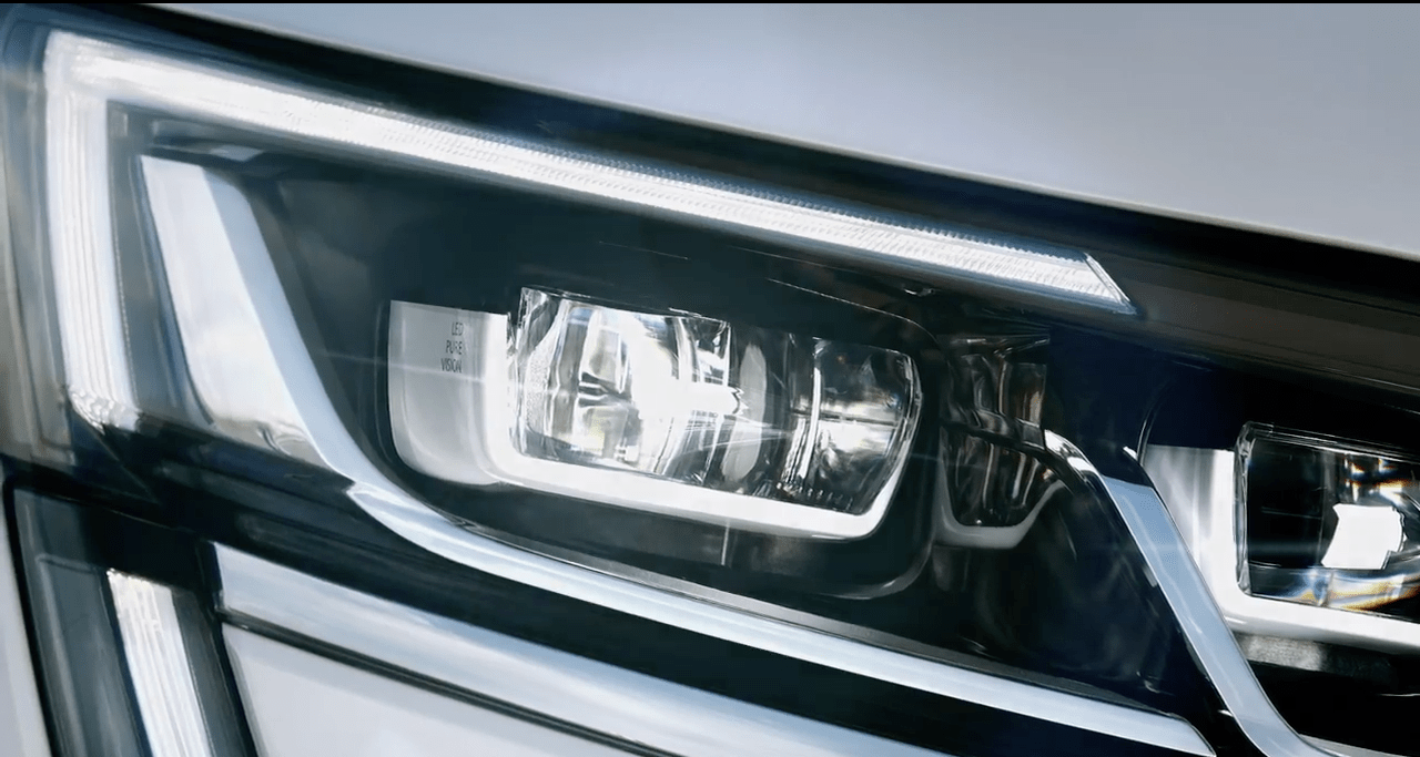 Renault Koleos C-shaped LED