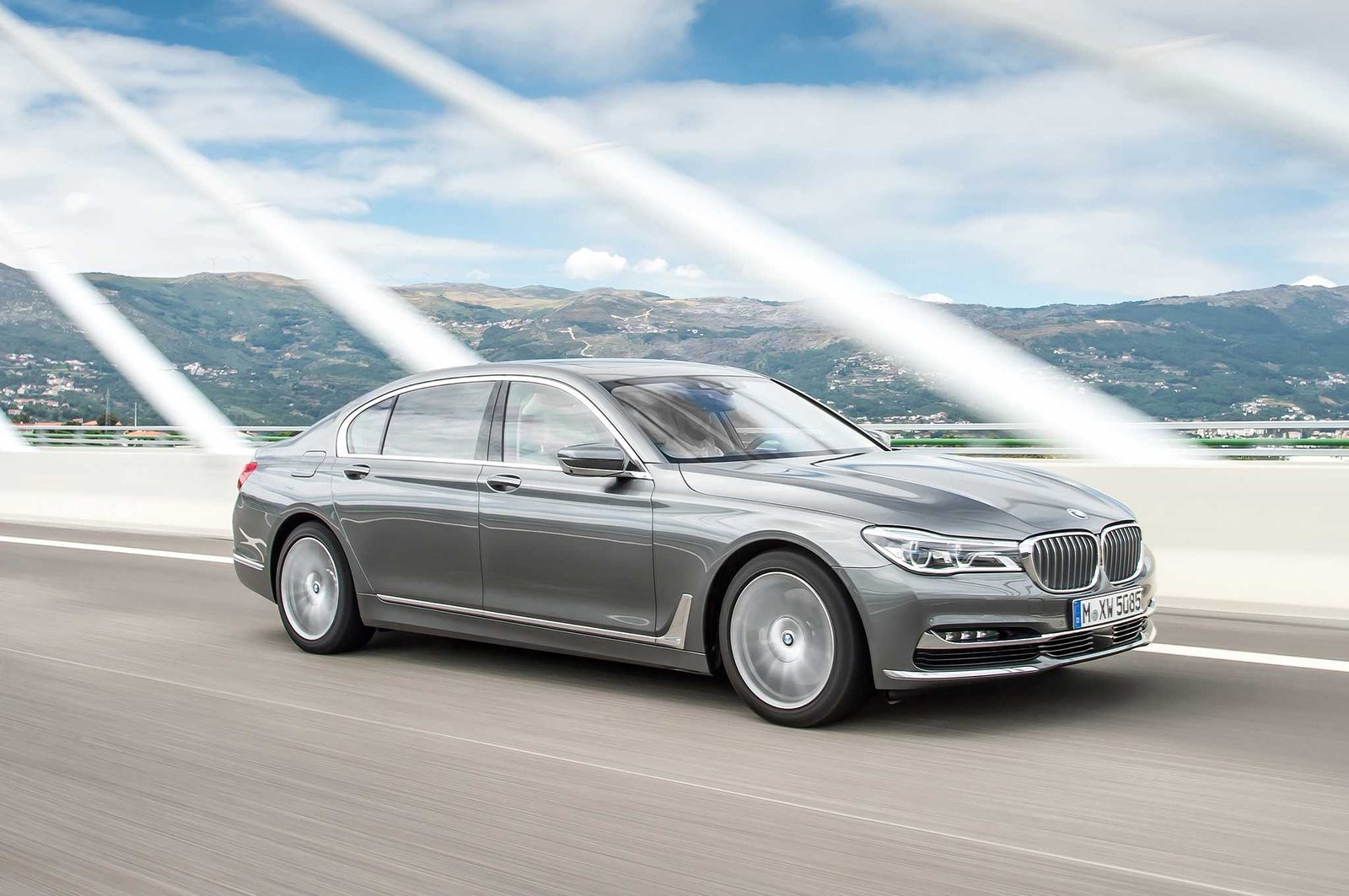 BMW 750d Quad Turbo front