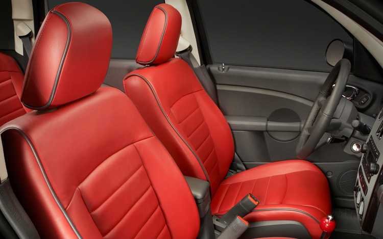 Aston Martin Vantage GT12 Roadster Interior