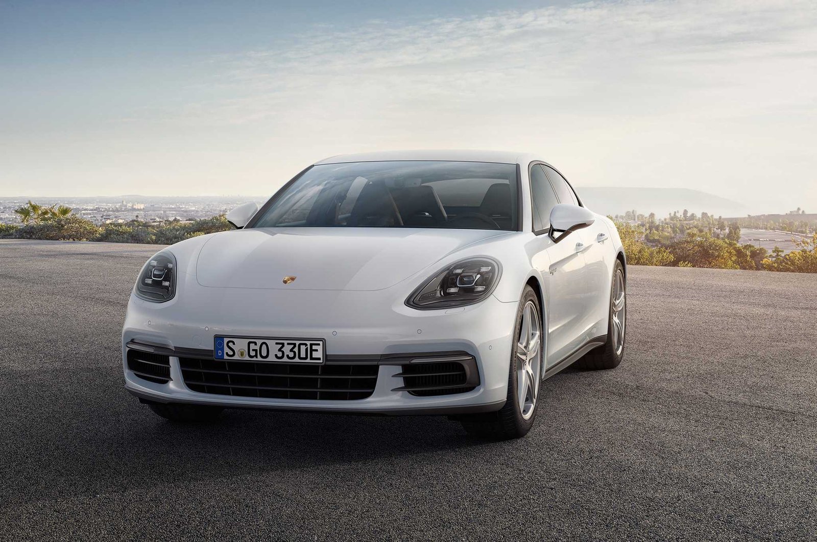 porsche-panamera-4