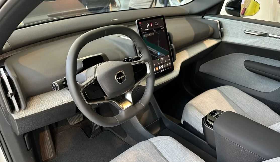 2025 Volvo EX30 interior